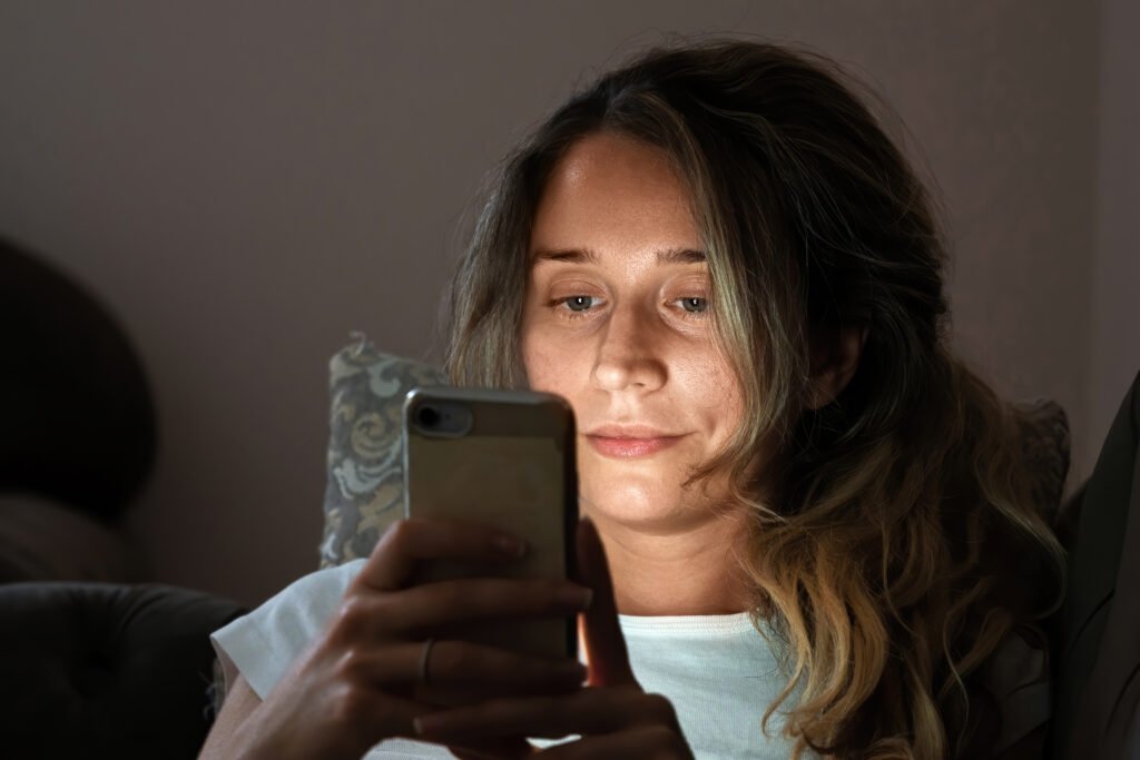 Pessoa vivendo seus hábitos e comportamento diário